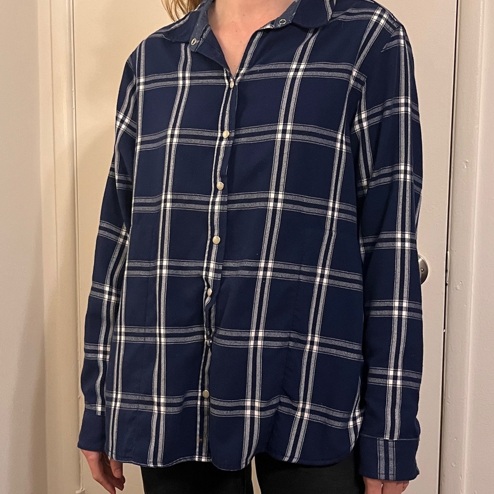 Jachs Girlfriend Flannel Navy and White Plaid Shirt with POCKETS